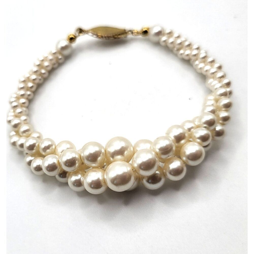Triple Strand Graudated Faux Pearl Bracelet 7in